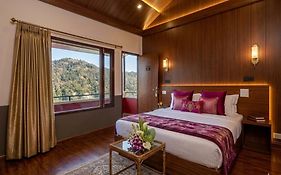 Aurevelle Kastura Resort Kanatal - Mountain View Rooms - 5 Min From Surkanda Devi Temple